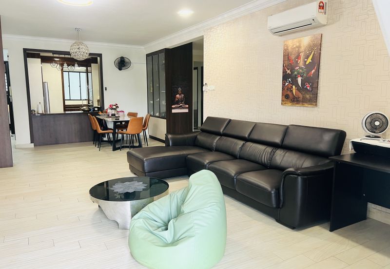 Papillon Desahill Condominium