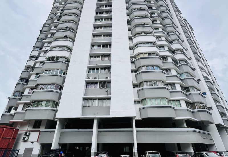 De Tropicana Condominium