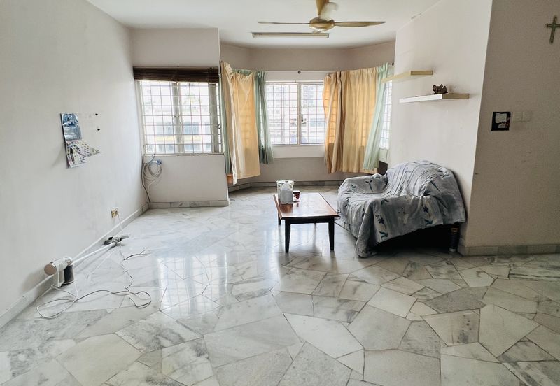 De Tropicana Condominium