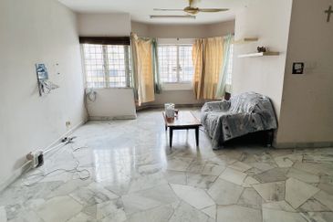 De Tropicana Condominium