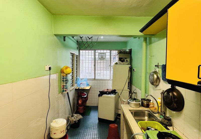 De Tropicana Condominium