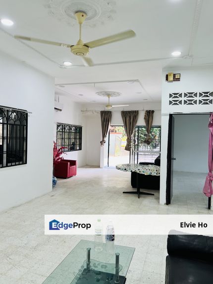 Single storey bungalow with a big compound, Negeri Sembilan, Mantin