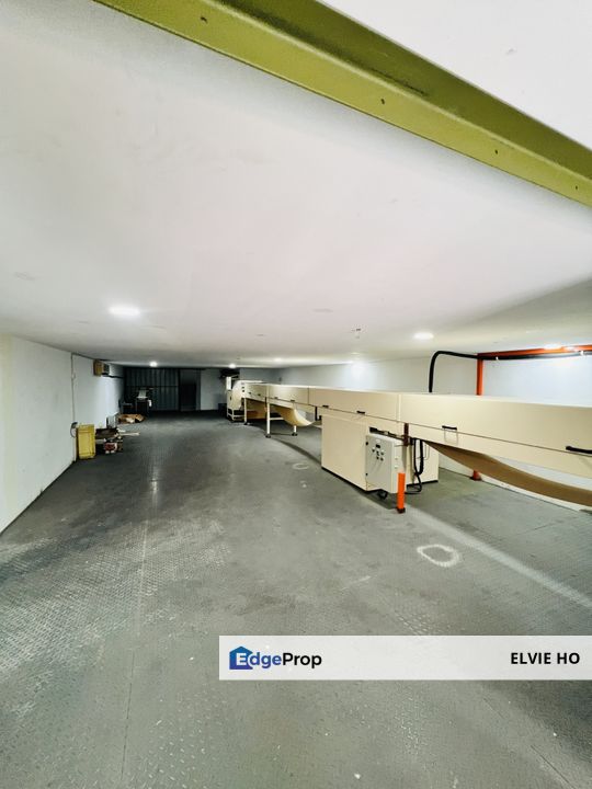 2 adjoining shops opposite semenyih hi tech industrial park, Selangor, Semenyih