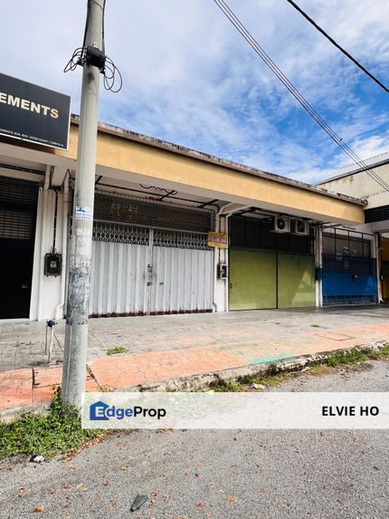 2 adjoining shops opposite semenyih hi tech industrial park, Selangor, Semenyih