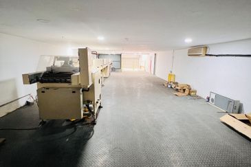 single storey shop opposite semenyih hi tech industrial park