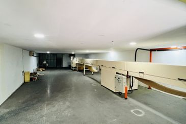 single storey shop opposite semenyih hi tech industrial park