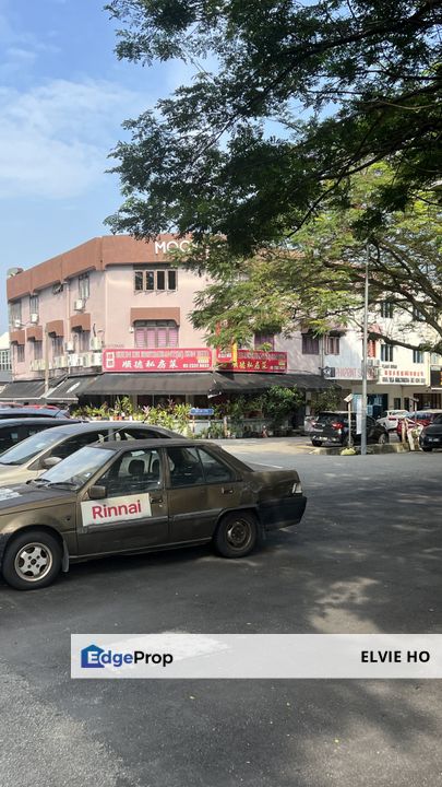 Freehold 3 storey shop at taman bukit hijau , Kuala Lumpur, Cheras