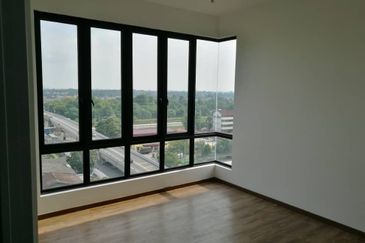 Corner Unit Studio Apartment Suria Jaya for Sale at Seksyen 16, Shah Alam.