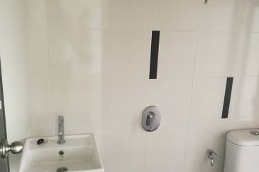 Corner Unit Studio Apartment Suria Jaya for Sale at Seksyen 16, Shah Alam.