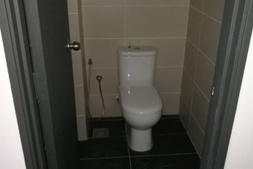 Corner Unit Studio Apartment Suria Jaya for Sale at Seksyen 16, Shah Alam.