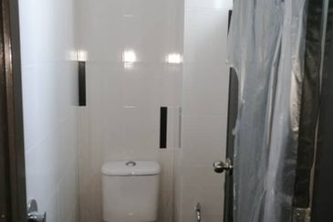 Corner Unit Studio Apartment Suria Jaya for Sale at Seksyen 16, Shah Alam.