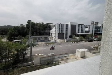 Factory Taman Perinduastrian SMD @ Kundang Corner