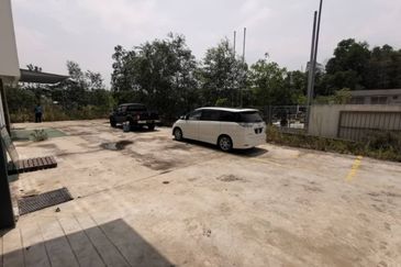 Factory Taman Perinduastrian SMD @ Kundang Corner