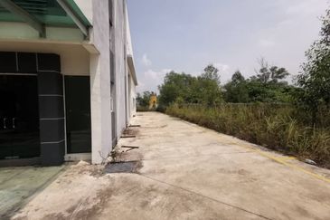 Factory Taman Perinduastrian SMD @ Kundang Corner