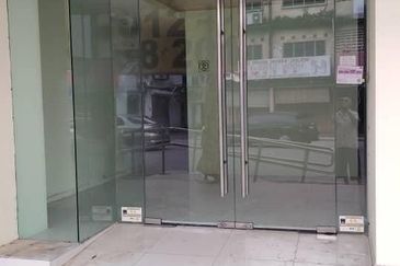 ROI 5% 4Sty Corner Commercial Klang Building ( Value Buy ) Facing Mainroad 