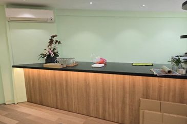 ROI 5% 4Sty Corner Commercial Klang Building ( Value Buy ) Facing Mainroad 