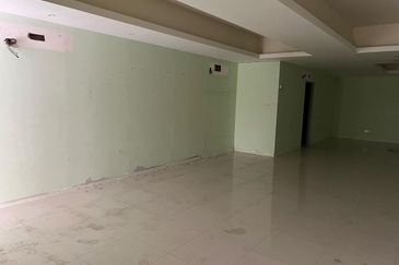 ROI 5% 4Sty Corner Commercial Klang Building ( Value Buy ) Facing Mainroad 
