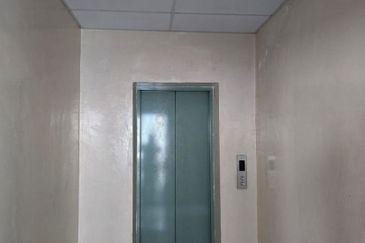 ROI 5% 4Sty Corner Commercial Klang Building ( Value Buy ) Facing Mainroad 