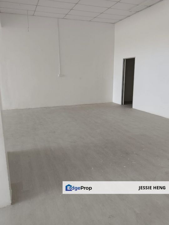 Shoplot Bandar Putera 2, Klang 1st Floor Join unit 20x70 F. Mainroad, Selangor, Klang