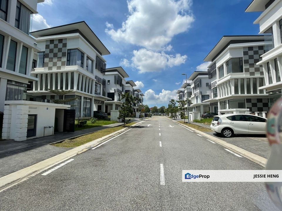 Residence 33 @ Kemuning Utama Bungalow Renovated, Selangor, Shah Alam