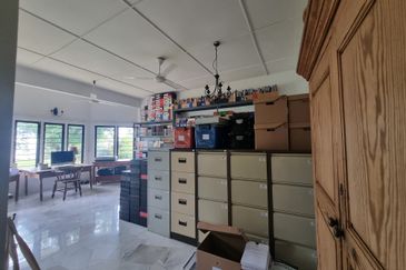 Port Dickson Bungalow in a Luxurious location 