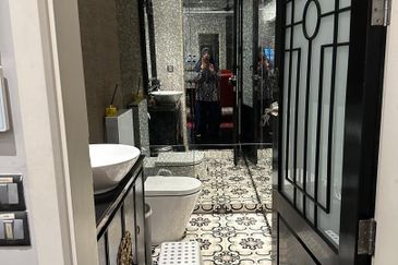 East Residence @ KLGCC