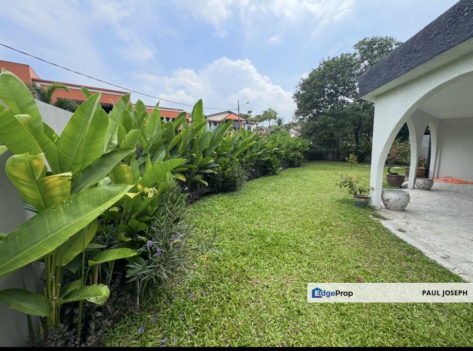 Section 22 Bungalow near Taman Aman Lake For Sale, Selangor, Petaling Jaya