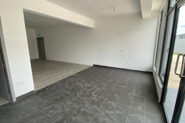 Elmina Business Park