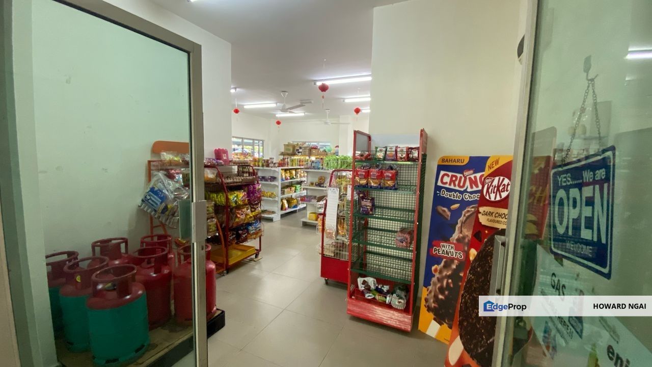 Hijauan Puteri Condo / Reno / high floor / Freehold / 2 Carparks, Selangor, Puchong