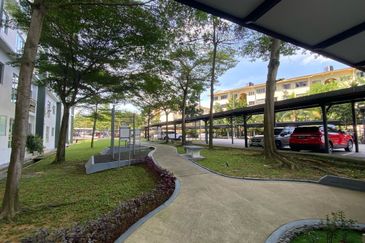 Hijauan Puteri Condominiums