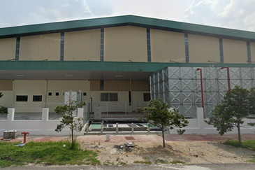 West Port, Pulau Indah