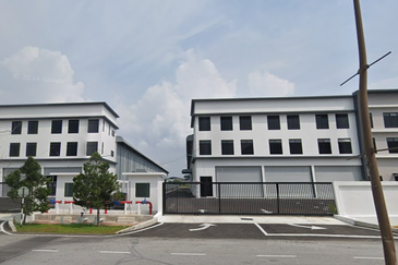 West Port, Pulau Indah