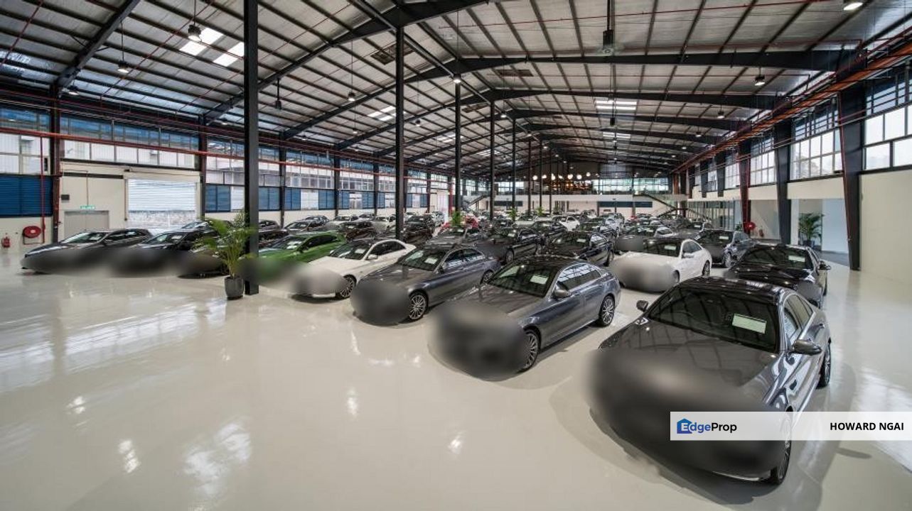 Bandar Kinrara / Bukit Jalil / Puchong 3sty Bungalow Commercial Showroom Facing Highway For Rent, Selangor, Puchong