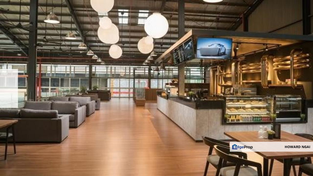 Bandar Kinrara / Bukit Jalil / Puchong 3sty Bungalow Commercial Showroom Facing Highway For Rent, Selangor, Puchong