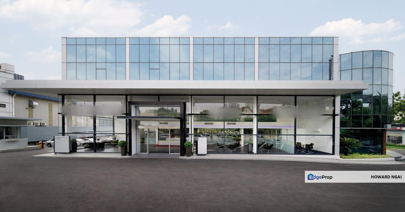 Bandar Kinrara / Bukit Jalil / Puchong 3sty Bungalow Commercial Showroom Facing Highway For Rent, Selangor, Puchong