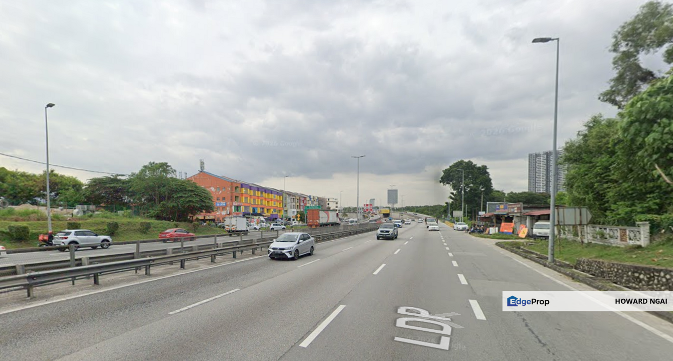 Bandar Puchong Utama / 4 Storey Shop Lot Facing Main Road & LDP, Selangor, Puchong