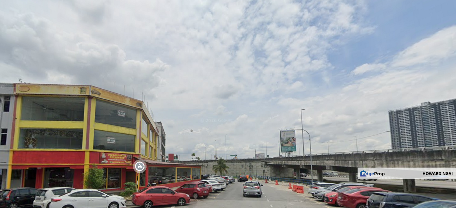 Bandar Puchong Utama / 4 Storey Shop Lot Facing Main Road & LDP, Selangor, Puchong