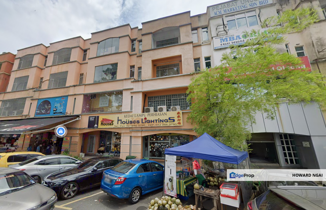 Bandar Puchong Utama / 4 Storey Shop Lot Facing Main Road & LDP, Selangor, Puchong