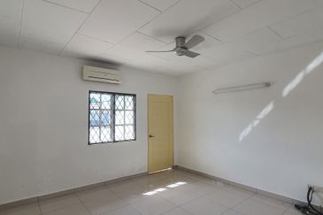 Super fabulous End-lot Double-storey house Taman Selatan, Klang