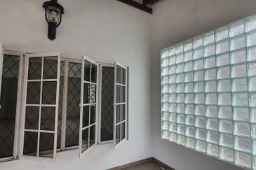 Super fabulous End-lot Double-storey house Taman Selatan, Klang