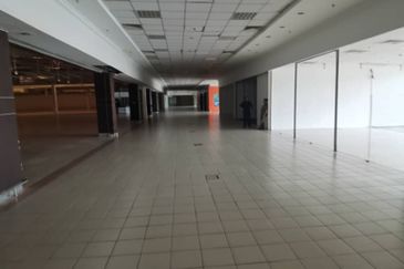 128,000sf Built Up - Detached Commercial Complex @ Batu Berendam, Bachang, Melaka For Rent.