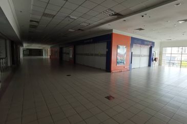 128,000sf Built Up - Detached Commercial Complex @ Batu Berendam, Bachang, Melaka For Rent.