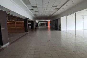 128,000sf Built Up - Detached Commercial Complex @ Batu Berendam, Bachang, Melaka For Rent.