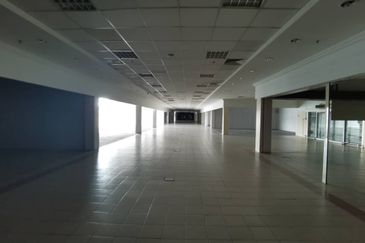 128,000sf Built Up - Detached Commercial Complex @ Batu Berendam, Bachang, Melaka For Rent.