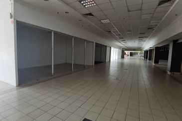 128,000sf Built Up - Detached Commercial Complex @ Batu Berendam, Bachang, Melaka For Rent.