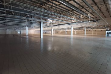 128,000sf Built Up - Detached Commercial Complex @ Batu Berendam, Bachang, Melaka For Rent.