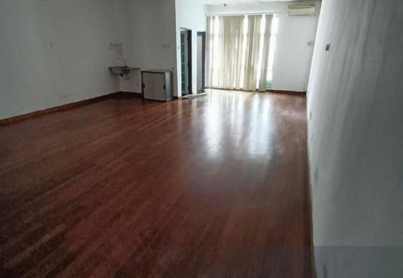 Taman Pinggiran Putra