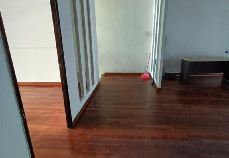 Taman Pinggiran Putra