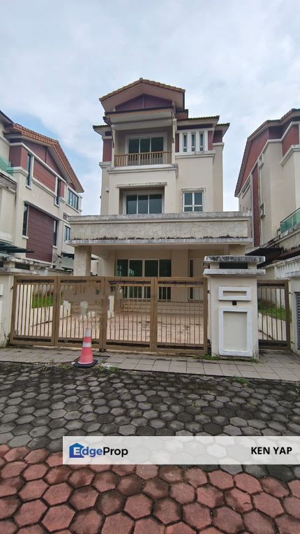 2.5 Storey Link Bungalow House at Villa Kristal Heights, Gombak, Batu Caves., Selangor, Gombak