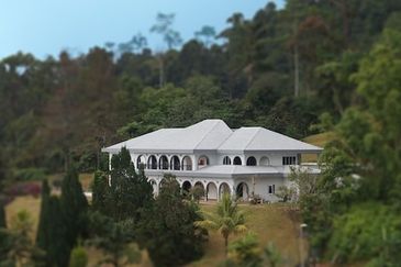 Next to Genting Premium Outlet - 1.8 Acres - 2 Storey Bungalow House @ Genting Highland